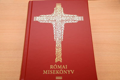 uj romai misekonyv